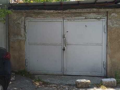 Гараж - м. Мемар Аджеми - 20 м²