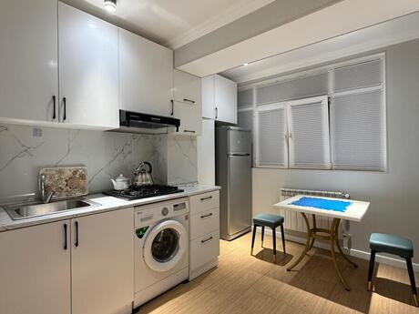2 otaqlı köhnə tikili - 28 May m. - 50 m²
