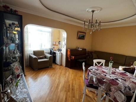 2 otaqlı köhnə tikili - İnşaatçılar m. - 65 m²