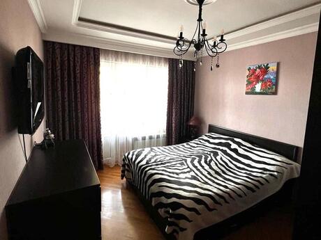 2 otaqlı köhnə tikili - İnşaatçılar m. - 65 m²