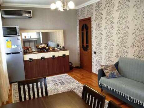2 otaqlı köhnə tikili - Bakıxanov q. - 40 m²