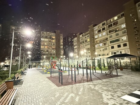 5 otaqlı köhnə tikili - İnşaatçılar m. - 120 m²