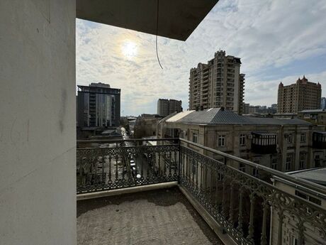 4 otaqlı yeni tikili - Nizami m. - 249 m²