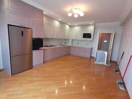 4 otaqlı yeni tikili - Şah İsmayıl Xətai m. - 220 m²
