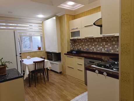 4 otaqlı köhnə tikili - Sumqayıt - 85 m²