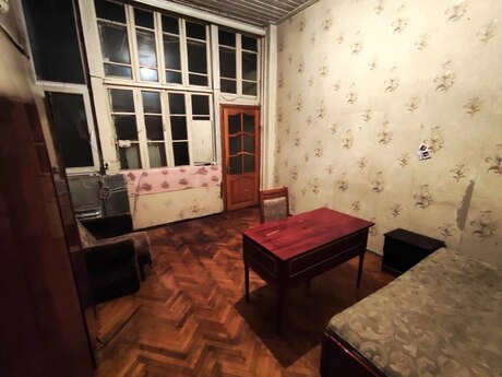 2 otaqlı köhnə tikili - 28 May m. - 47 m²