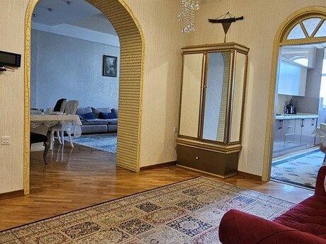4 otaqlı yeni tikili - Memar Əcəmi m. - 169 m²