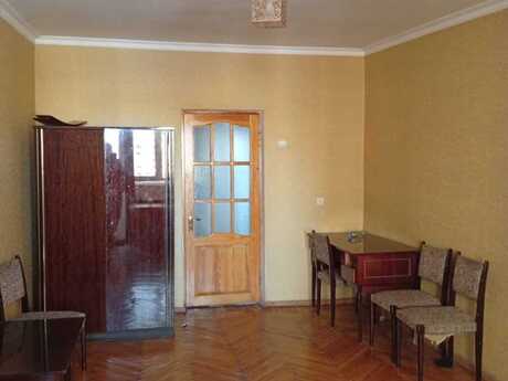 3-комн. вторичка - м. Иншаатчылар - 80 м²