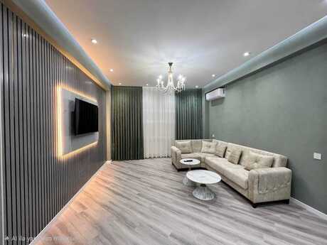 3-комн. новостройка - м. 28 мая - 150 м²
