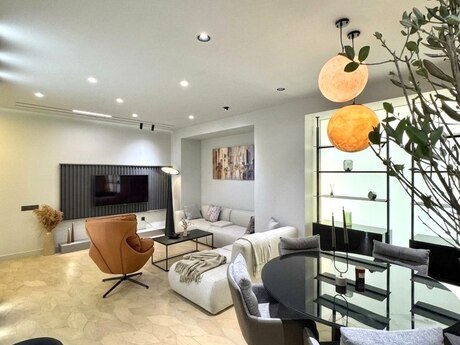 3-комн. новостройка - м. 8 ноября - 148 м²