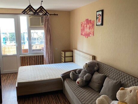 3-комн. вторичка - м. Элмляр Академиясы - 70 м²