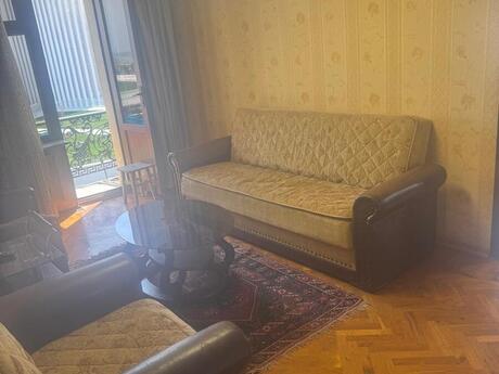 2 otaqlı köhnə tikili - Ağ şəhər q. - 55 m²
