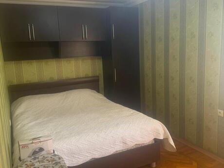 2 otaqlı köhnə tikili - Ağ şəhər q. - 55 m²