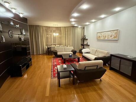 Elan №6085186 - Bakı, Sahil m., 4 otaqlı, 200 m², 11/16 mərtəbə