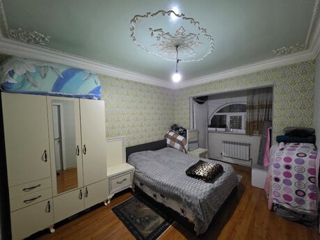 4 otaqlı köhnə tikili - Azadlıq Prospekti m. - 87 m²
