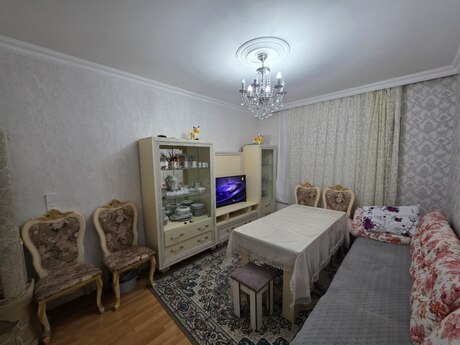 4 otaqlı köhnə tikili - Azadlıq Prospekti m. - 87 m²