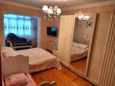 4 otaqlı köhnə tikili - Xalqlar Dostluğu m. - 100 m²