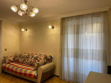 1-комн. вторичка - м. Элмляр Академиясы - 40 м²