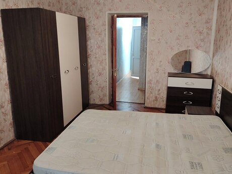 3 otaqlı köhnə tikili - Elmlər Akademiyası m. - 70 m²