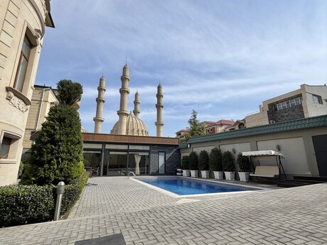 7 otaqlı həyət evi/bağ evi - Nəsimi m. - 1280 m²