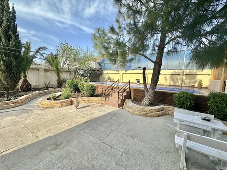 5 otaqlı həyət evi/bağ evi - Bilgəh q. - 300 m²