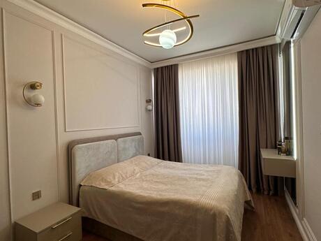 3 otaqlı köhnə tikili - Azadlıq Prospekti m. - 85 m²