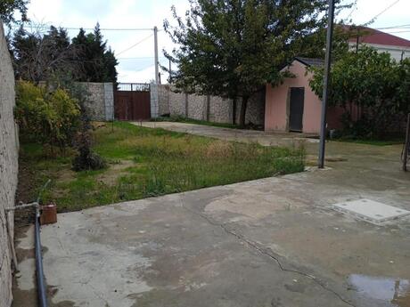 6 otaqlı həyət evi/bağ evi - Novxanı q. - 200 m²
