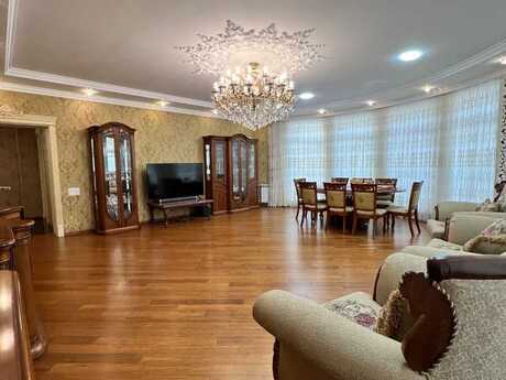 5 otaqlı yeni tikili - Şah İsmayıl Xətai m. - 226 m²