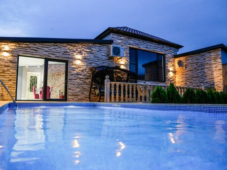 4 otaqlı həyət evi/bağ evi - Novxanı q. - 200 m²