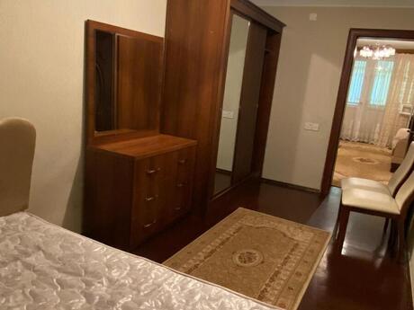 2 otaqlı köhnə tikili - İnşaatçılar m. - 50 m²