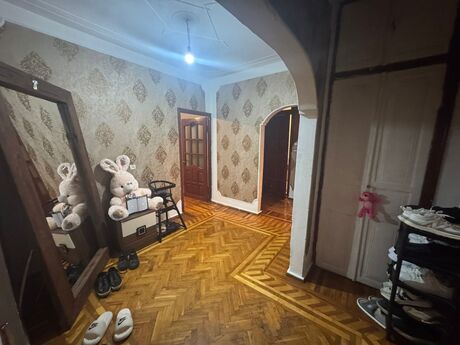 4 otaqlı köhnə tikili - Xalqlar Dostluğu m. - 100 m²