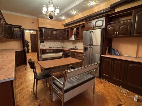 4 otaqlı yeni tikili - Nəriman Nərimanov m. - 200 m²