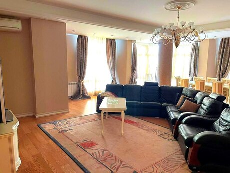 4 otaqlı yeni tikili - 28 May m. - 235.5 m²