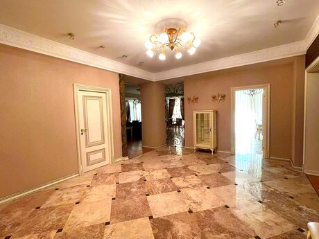 4 otaqlı yeni tikili - 28 May m. - 235.5 m²