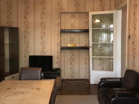 3 otaqlı köhnə tikili - Nəsimi r. - 80 m²