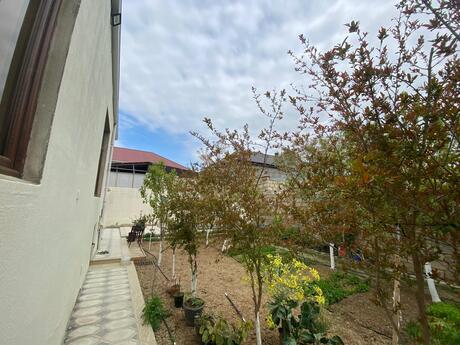 4 otaqlı həyət evi/bağ evi - Ramana q. - 130 m²