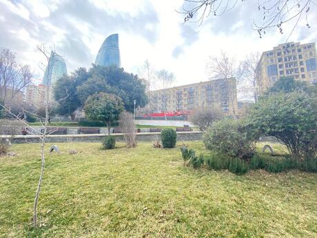 2 otaqlı köhnə tikili - İçəri Şəhər m. - 70 m²