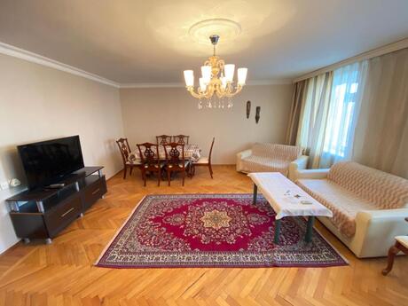 2 otaqlı köhnə tikili - İçəri Şəhər m. - 70 m²