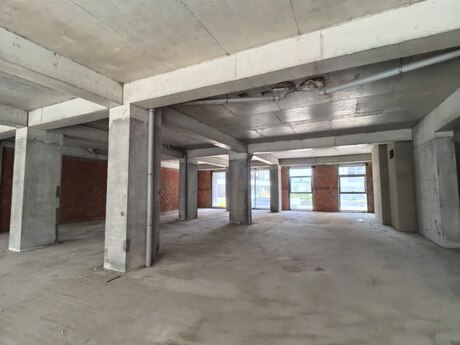 Obyekt - Şah İsmayıl Xətai m. - 690.9 m²