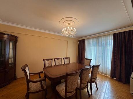 4 otaqlı mənzil, 200 m², Nizami: 420 000 ₼ 3