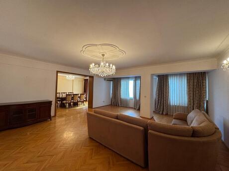 Elan №6085857 - Bakı, Nizami m., 4 otaqlı, 200 m², 6/10 mərtəbə