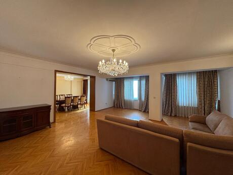 4 otaqlı mənzil, 200 m², Nizami: 420 000 ₼ 2