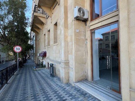 Obyekt - İçəri Şəhər m. - 32 m²