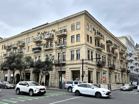 Elan №6054458 - Bakı, Sahil m., 4 otaqlı, 170 m², 4/4 mərtəbə