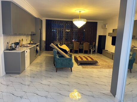 4 otaqlı yeni tikili - Şah İsmayıl Xətai m. - 150 m²