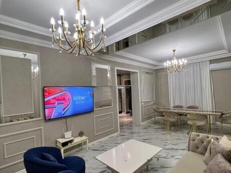 6 otaqlı həyət evi/bağ evi - Badamdar q. - 400 m²