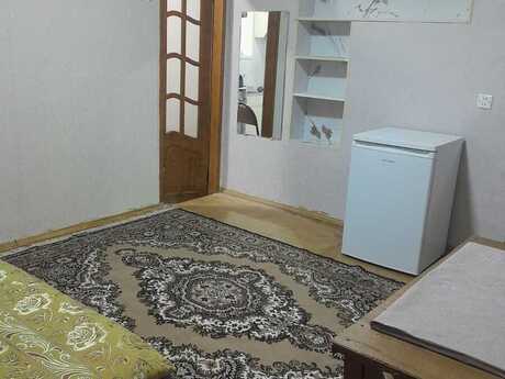 1 otaqlı həyət evi/bağ evi - Əhmədli m. - 20 m²