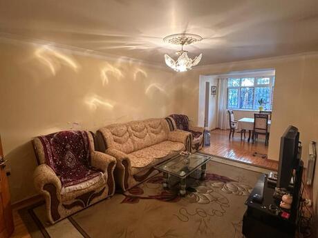 6 otaqlı köhnə tikili - İnşaatçılar m. - 152 m²