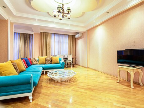 2 otaqlı yeni tikili - 28 May m. - 120 m²