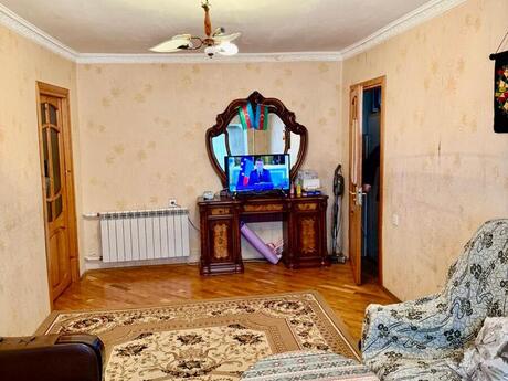 2 otaqlı köhnə tikili - Qara Qarayev m. - 45 m²
